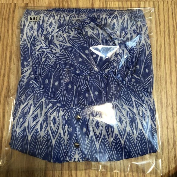 Lightweight pullover women’s blouse Sheer Smocked Waist Quarter sleeves - Picture 9 of 9